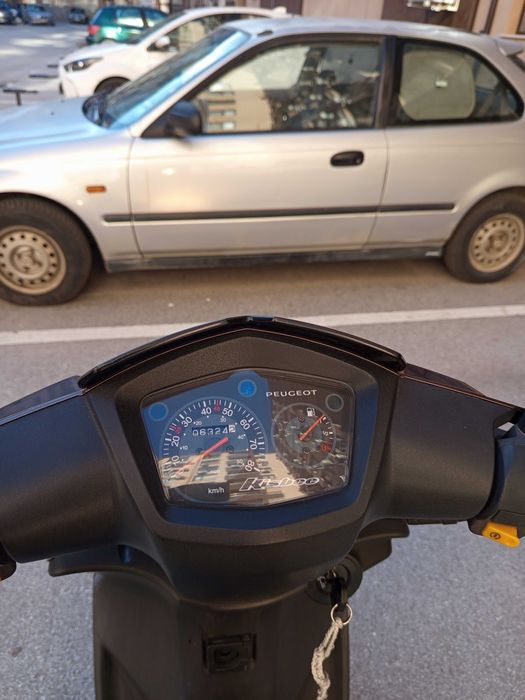 Продавам Скутер Пежо кисби