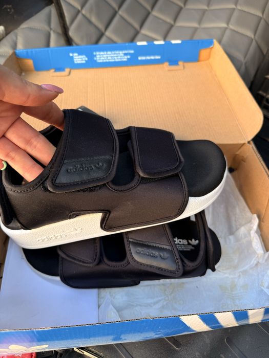 Сандали adidas 38 номер чисто нови