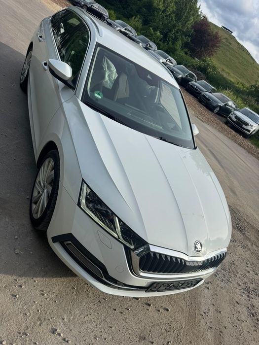 Skoda Octavia 2.0 Dsg an 2023 Matrix Masaj Head-Up camera  Memory