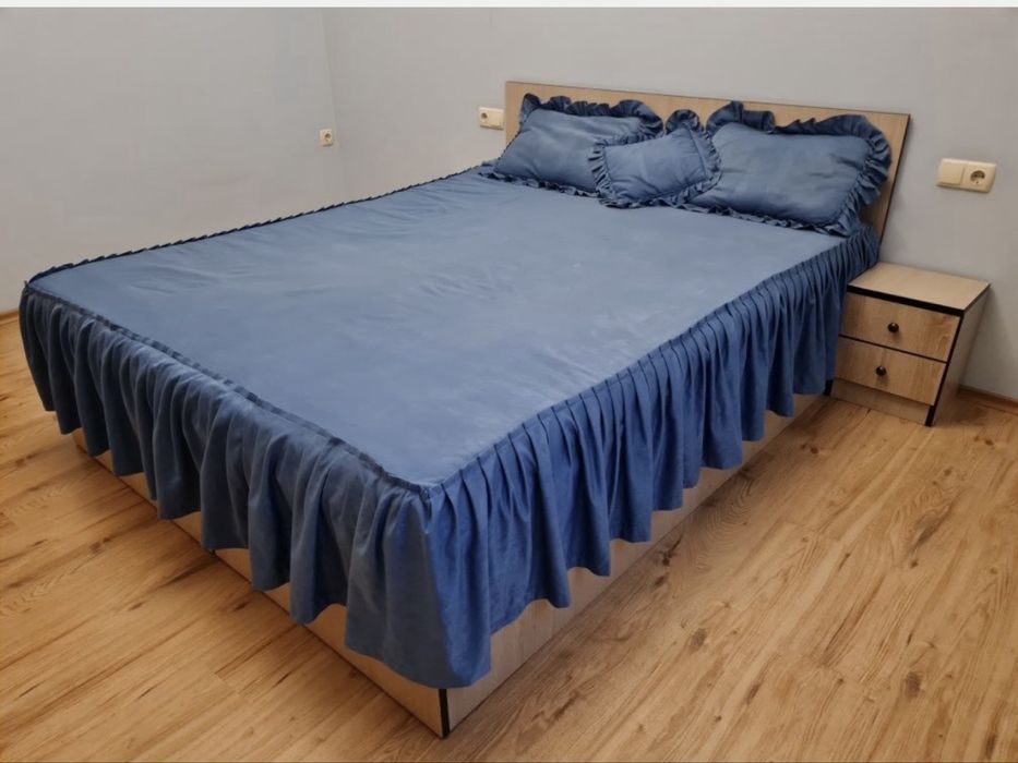 кувертюра /шалте/ покривка за спалня 160/200 см. с дебела вата и 2 броя плътни завеси от същия плат