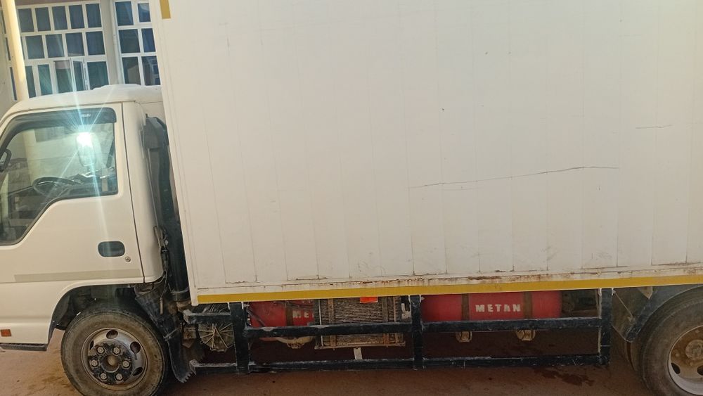 Isuzu sotiladi Bortli yuk tashuvchi
