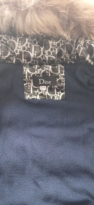 Продам детскую зимнею куртку