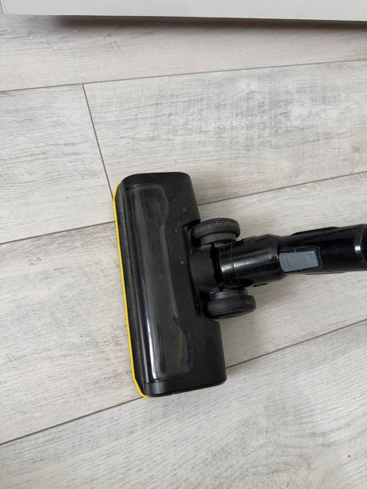Продам пылесос Karcher VC4