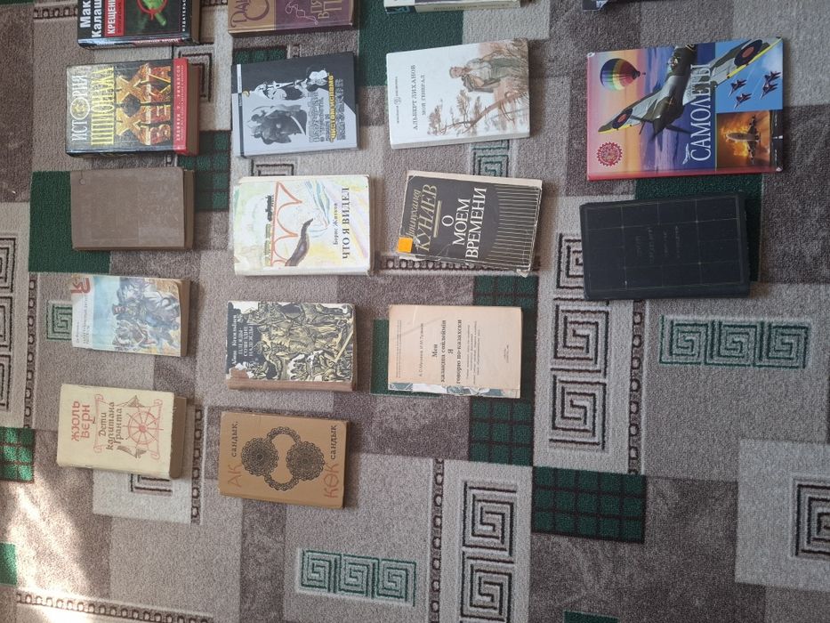 Продаю книги по 1000 тг