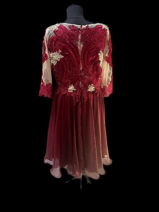 Vand rochie matase naturala cu aplicatii manuale dantela frantuzeasca