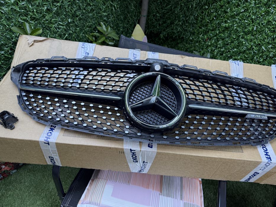 Решетка за мерцедес 205 AMG