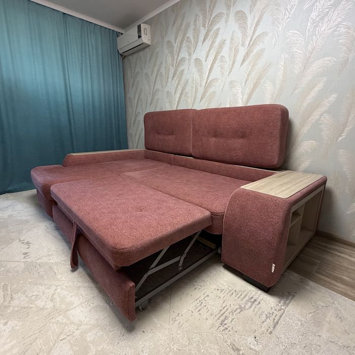 Диван. Продам дивам. Бордовый диван.