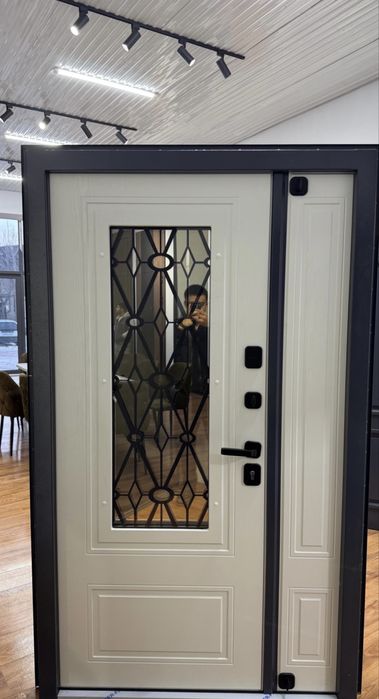 продам наружную дверь 2050х1200