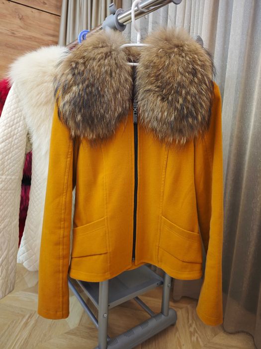 Палто, елек, яке от естествен косъм от лисица
