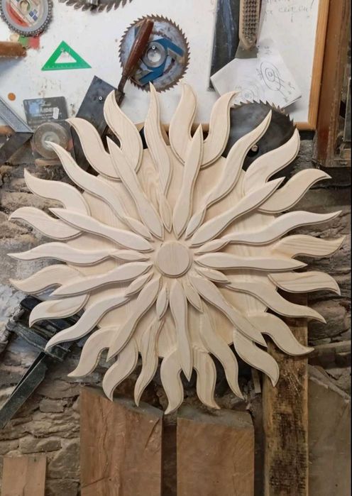 Дървена декорация