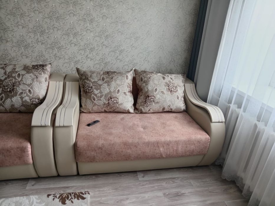 Продам диван  . В хорошем состоянии