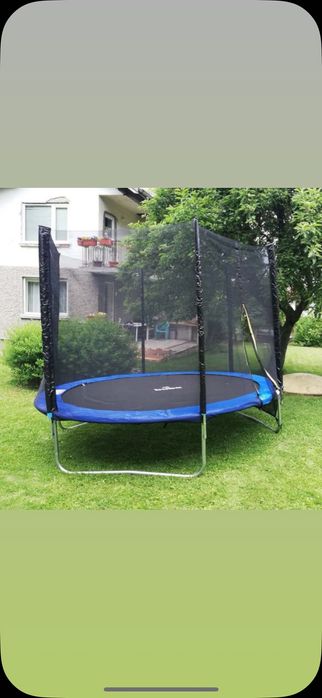 Голям детски батут- чисто нов, в кашон 305 см