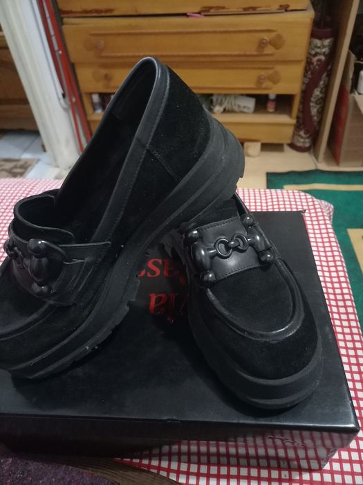 Pantofi cu talpă groasă nr 37