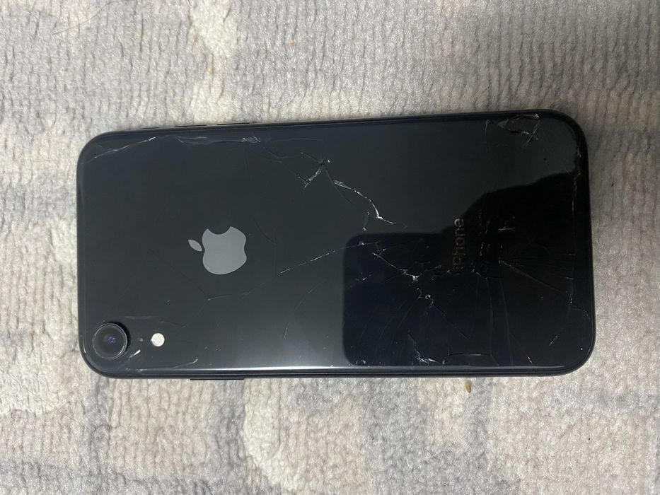 Продам айфон xr