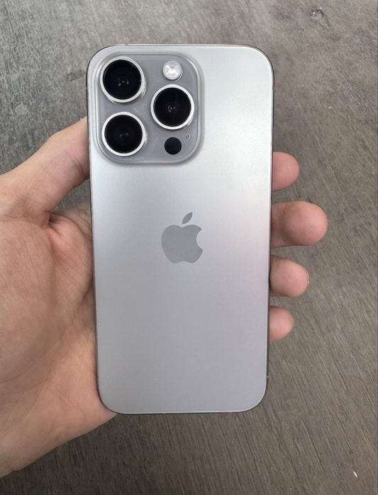 iPhone 15 pro ideal holatda