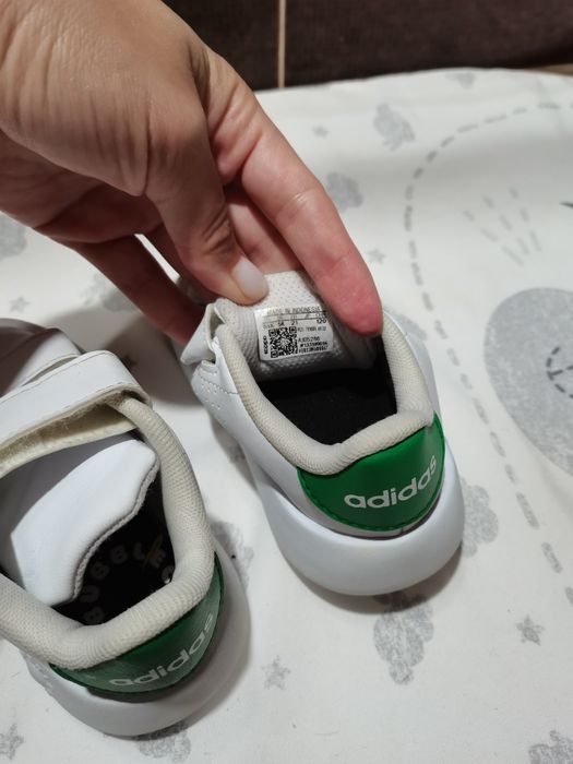 Pantofi Adidas nr 21