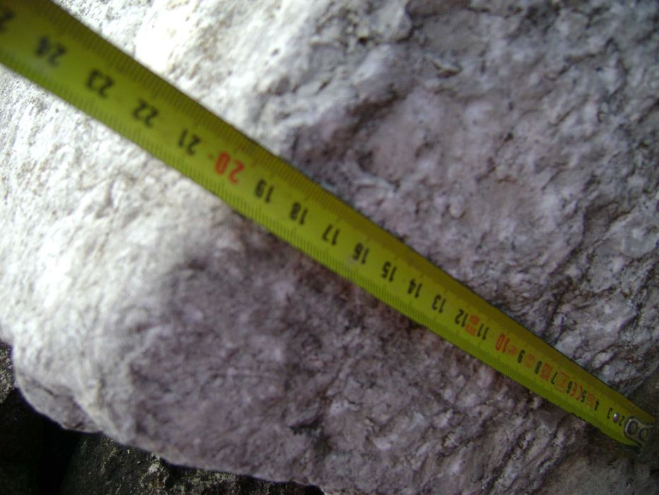 Дялани стъпала от камък