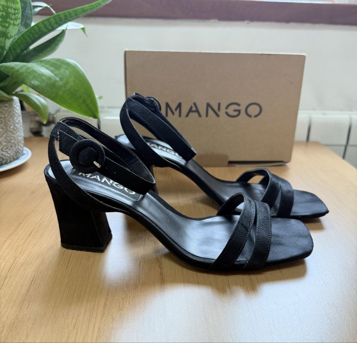 Сандали от естествен велур Mango