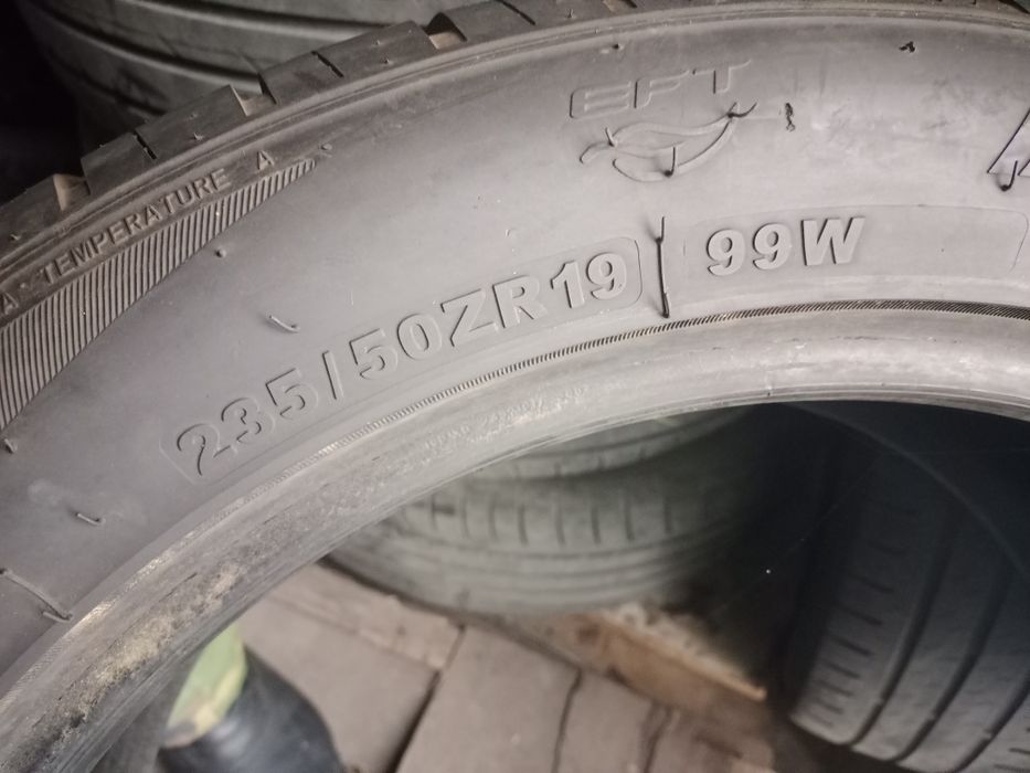 Продам шины в идеальном состоянии.