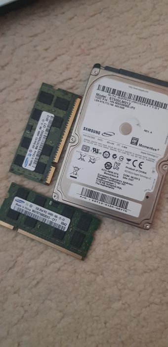 Лаптопи за части.