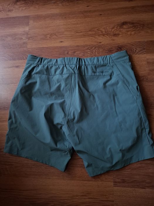 Peak performance мъжки къси панталонки 2XL размер.
