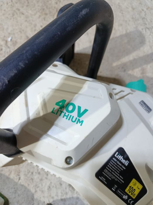 Резачка за дърва на батерия