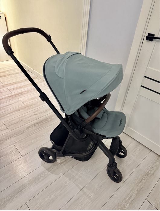 продам коляску easy walker