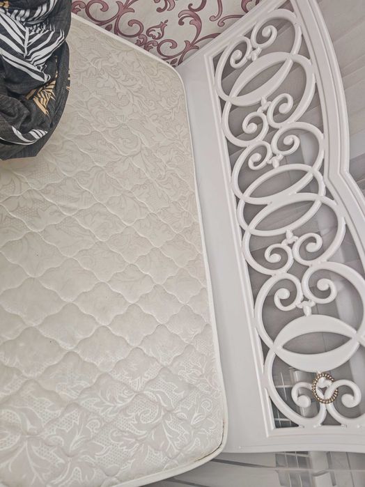 Продам кровать полуторка!