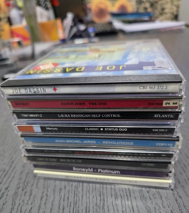 Cd-uri cu muzică.