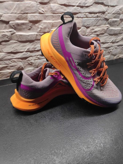 Маратонки Nike 38.5