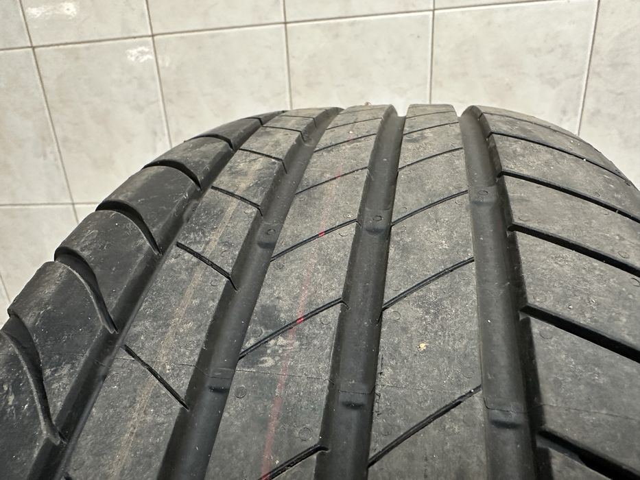 Летни гуми 215 50 18