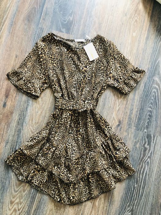 Rochita animal print cu croi in V