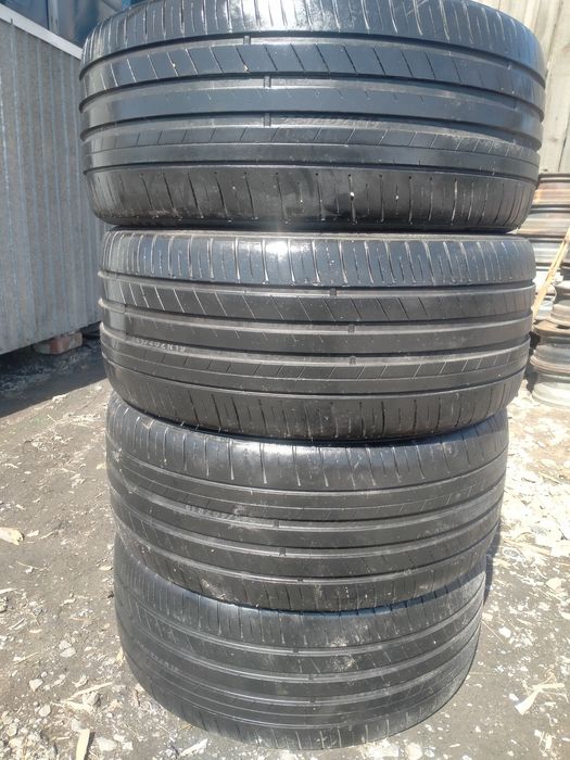 Продам резину 245/40/19