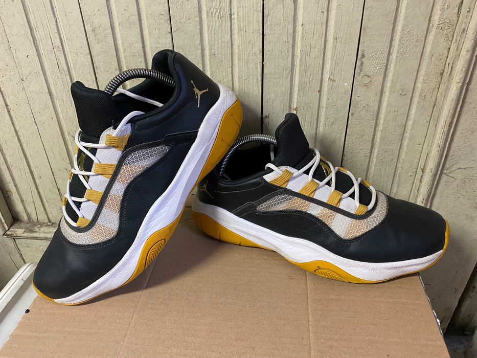''Jordan 11 CMFT Low Black Gold White''оригинални маратонки 42.5 номер