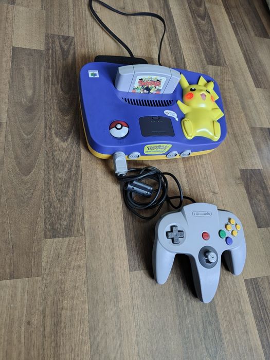 Joc nNintendo 64 editie limitata Pokemon Pikachu perfect functional
