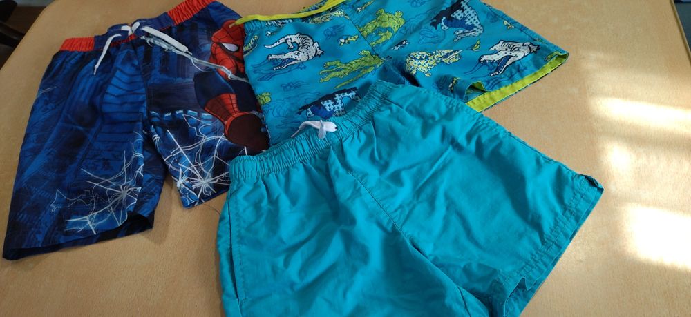 Детски бански тип шорти,плувни шапки блузки с UV защита, различни разм