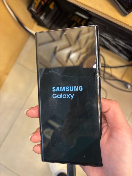 Vând Samsung Galaxy S22 Ultra 128 GB