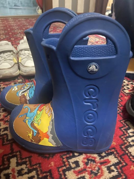 Продам детскую обувь