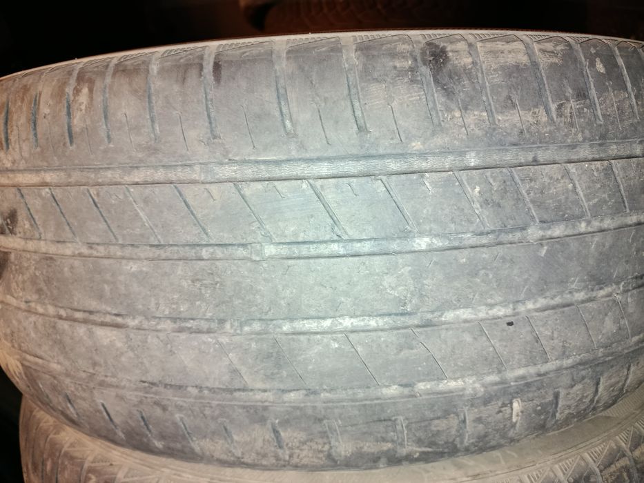 Продам 4 шины на 20.