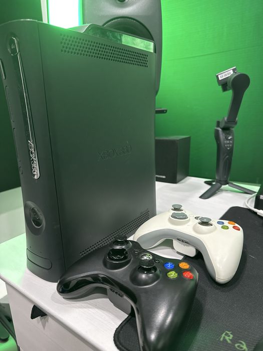 Продам Xbox 360 …………