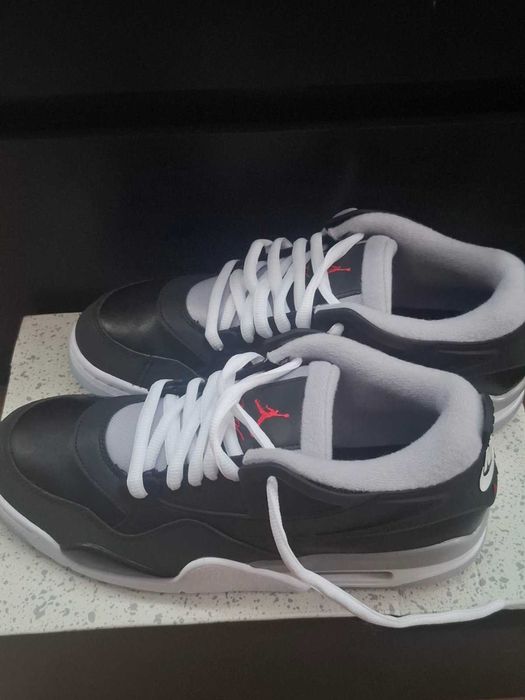 Нови  оригинални Обувки Jordan 43-44 номер