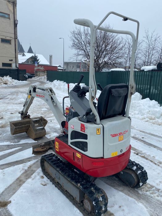 Vând miniexcavator Takeuchi tb210