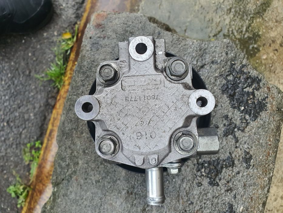 Vand pompa servo și alternator dodge