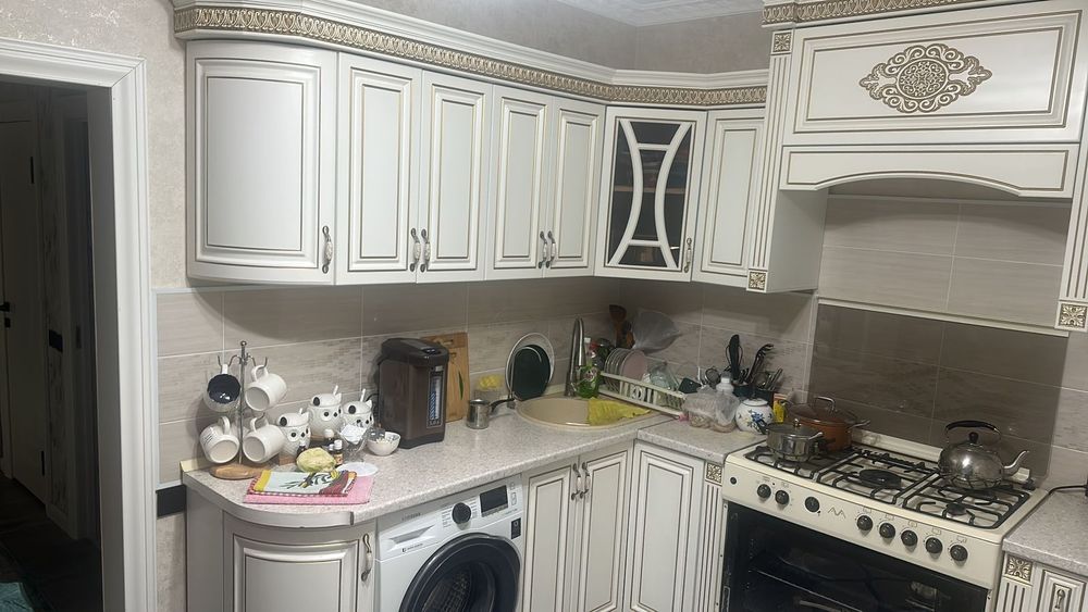 Кухонный гарнитур с газплитой