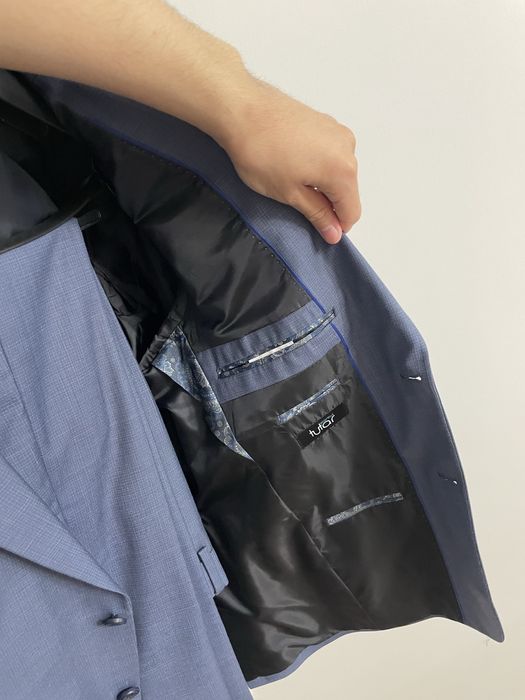 Классический костюм