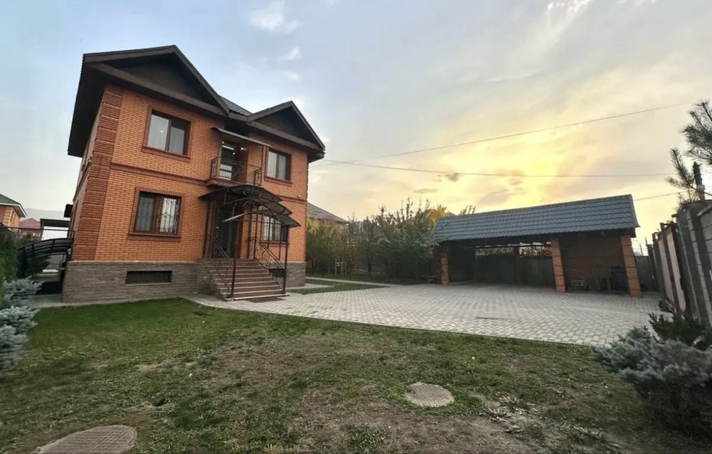 Продается коттедж экологической чистом районе.