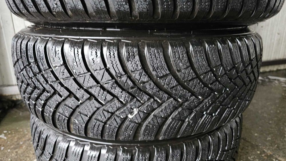 Jante Tabla Skoda / VW / Seat + Cauciucuri Iarna 195/65/R15 NOI