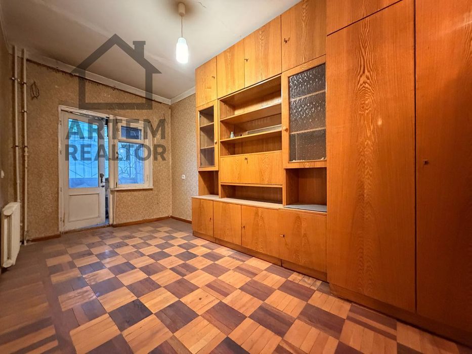 4/2/4 Буюк Ипак ийули,171 школа,78 м2,балкон 2*6,кирпич,без ремонта