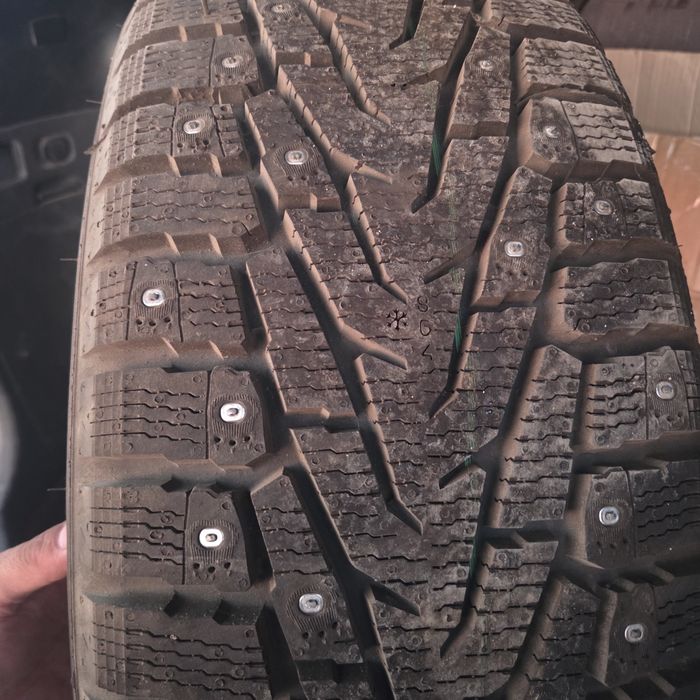 Nokian Nordman 7 SUV 235/60 R18 107T с шипами