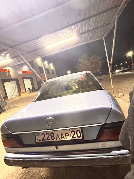 Мерс 124 E 260  автомат